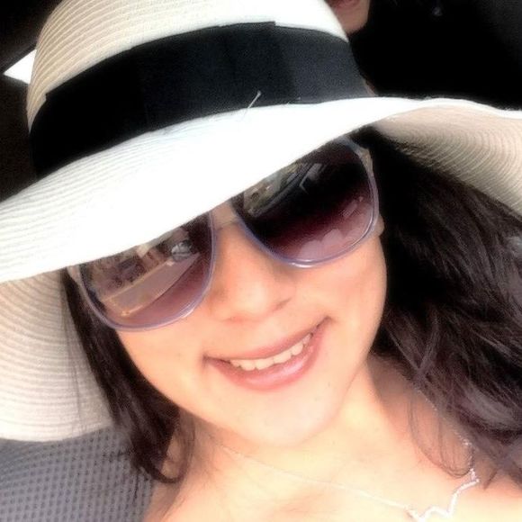 Meet your Posher, Morena