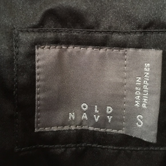 Old Navy black vest NWOT (New without tags) - Picture 6 of 7