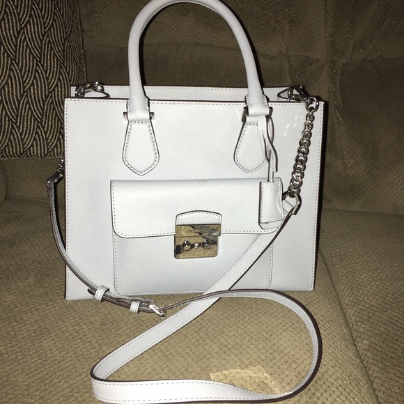 Michael Kors - Picture 1 of 4