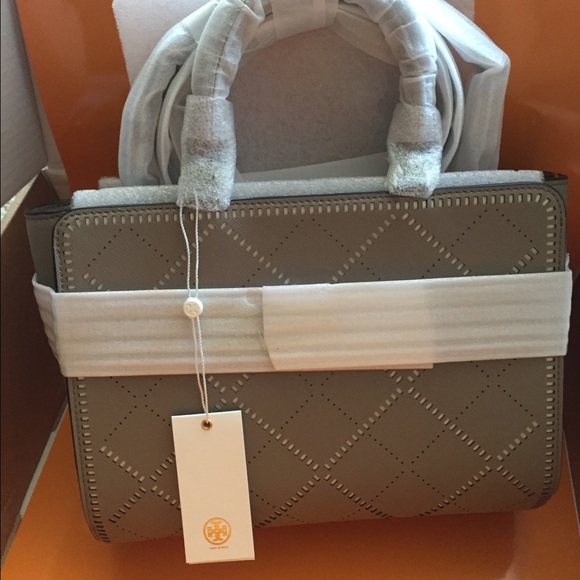 NWT Robinson Cross hatch small zip tote **SOLD** - Picture 4 of 4