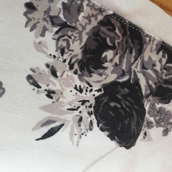 Flowery American eagle pants - Picture 3 of 3