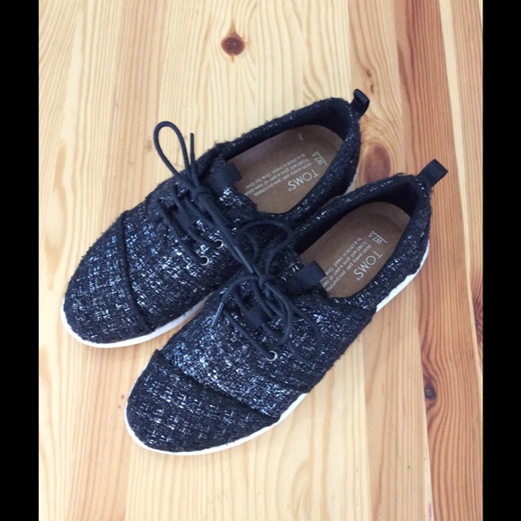 NWOT Toms Del Rey Black Glitter Wool