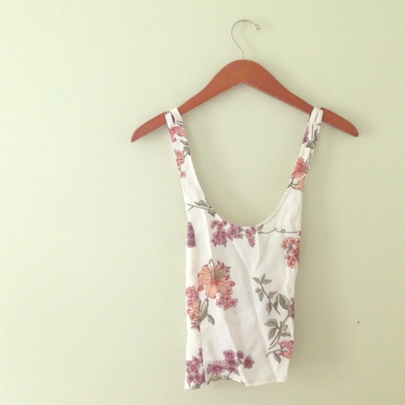 Floral cross back brandy Melville crop top
