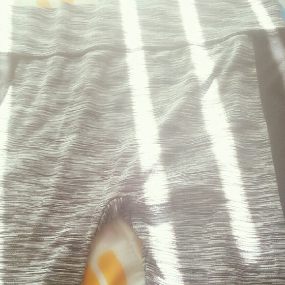 Black and grey leggings NWOT