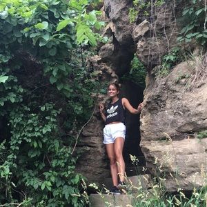 Meet your Posher, Maddie