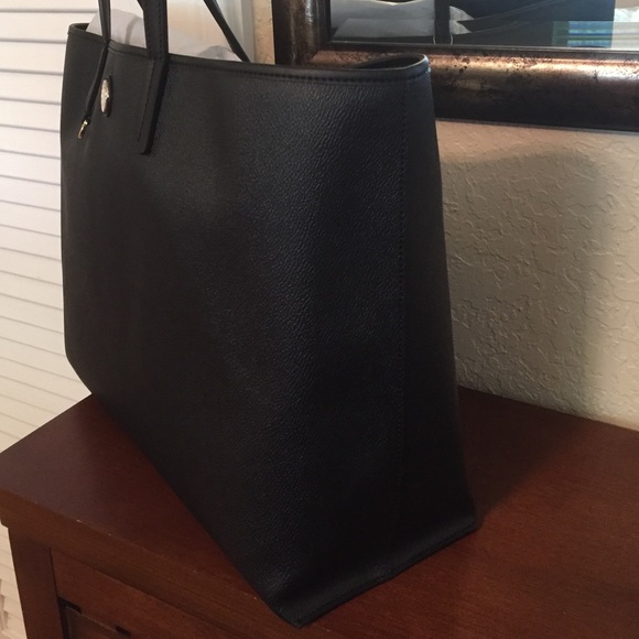 🆕Tory Burch Cameron Tote in Black. NWT - Picture 2 of 4