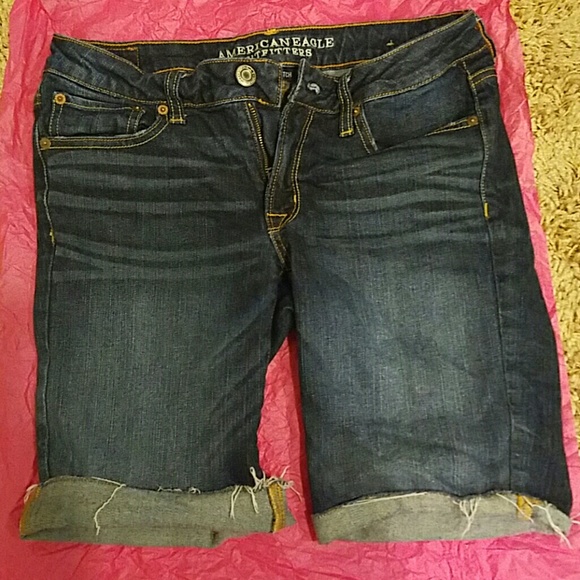 Super cute American Eagle capris