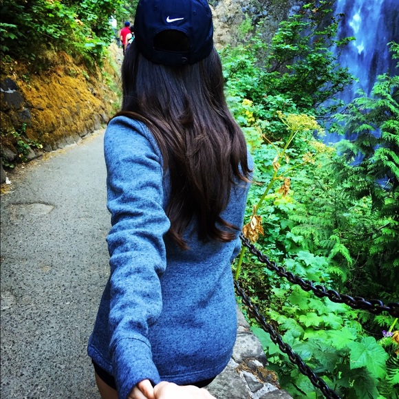 Meet your Posher, Meghan - Picture 3 of 6