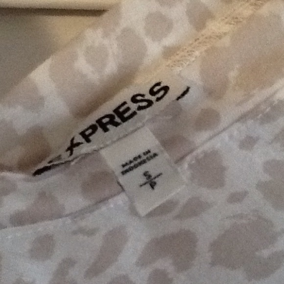 Soft Leopard Print Tee - Picture 3 of 4