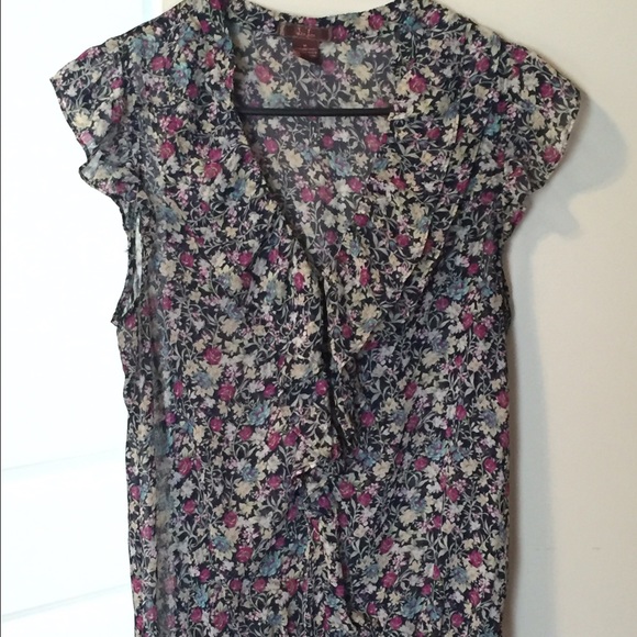 SALE! - Sleeveless Sheer Floral Blouse w Ruffles