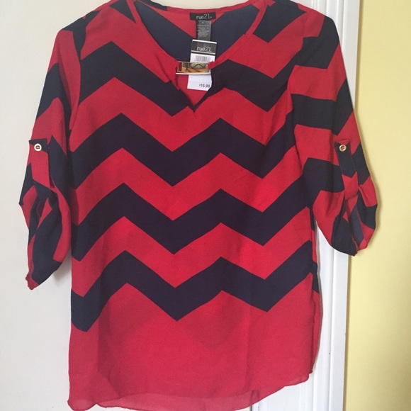 Size Small, Red and Navy Chevron stripped top.