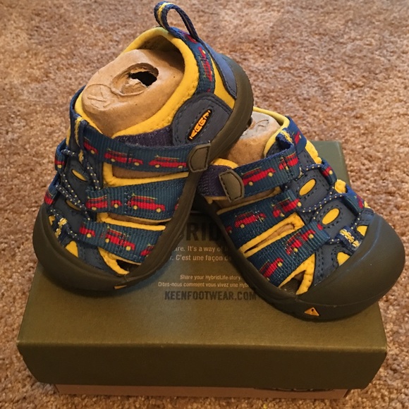 New Toddler Keen Waterproof shoes