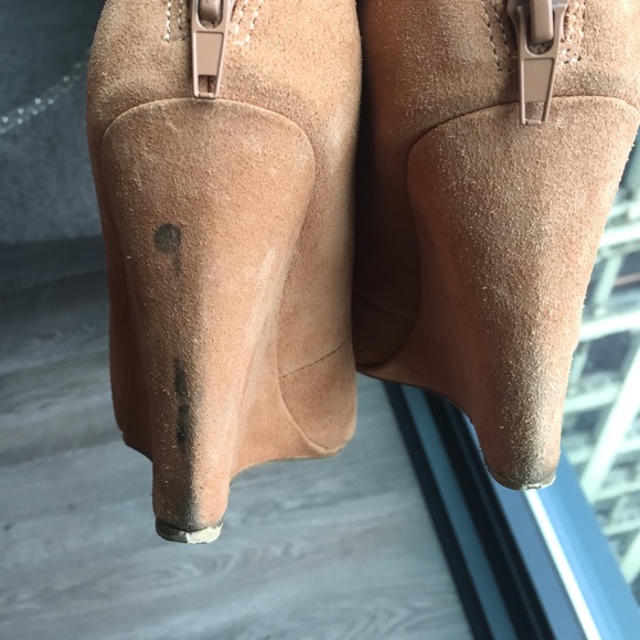 Shoe mint camel genuine suede lace up wedge size 6 - Picture 3 of 4