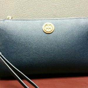 Tory burch wristlet