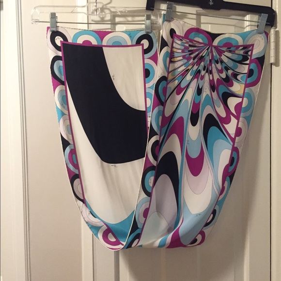 Pucci scarf