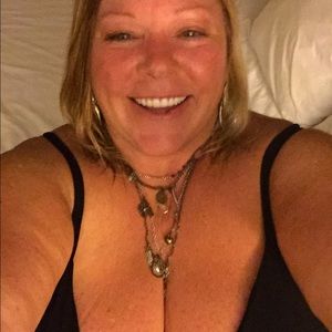 Meet your Posher, Rhonda