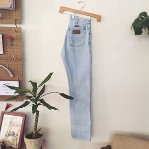 Vintage Wrangler light wash, high waisted denim