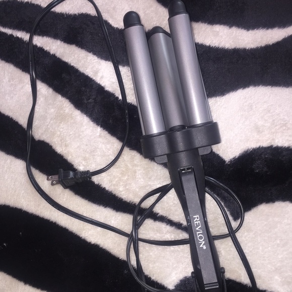 🚫SOLD🚫 REVLON Jumbo Heat 3-Barrel Waver