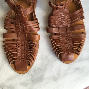 Urban outfitters huarache slides