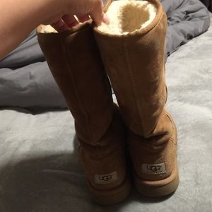 Like new uggs