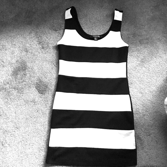Black and White Body Con Dress - Picture 1 of 4