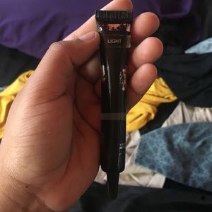 It's cosmetics , in the shade light