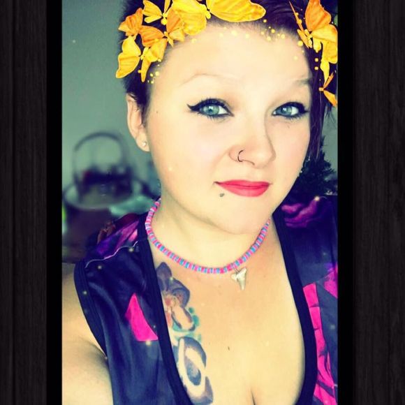 Meet your Posher, Jena - Picture 1 of 1