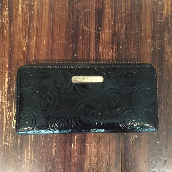 MK wallet/clutch