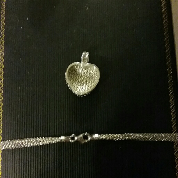 PUFFY HEART DIAMOND NECKLACE - Picture 5 of 5