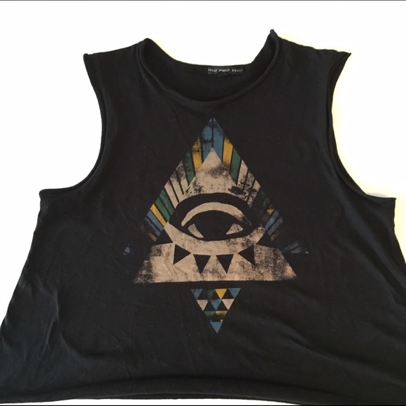 Pyramid Eye Tank
