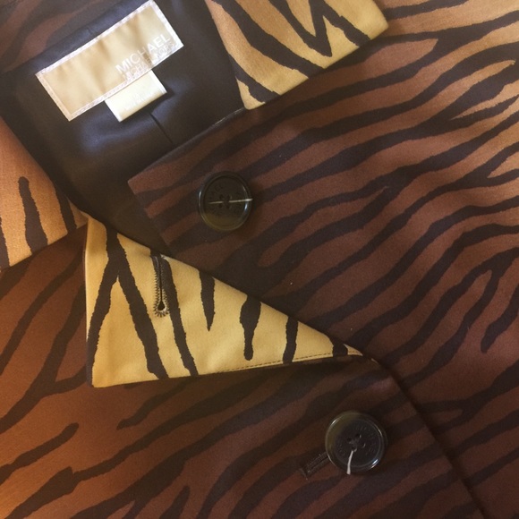 MICHAEL Michael Kors | Giraffe Print Trench Coat - Picture 2 of 3