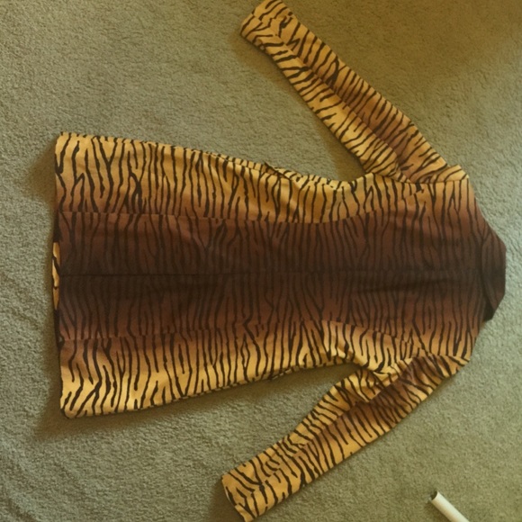 MICHAEL Michael Kors | Giraffe Print Trench Coat - Picture 3 of 3