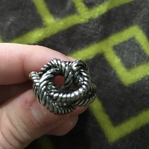 Silver knot ring - Picture 2 of 3