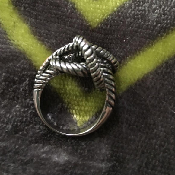 Silver knot ring - Picture 3 of 3