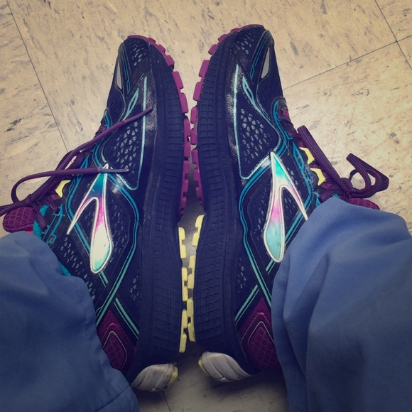 Brooks Ghost Tennis Shoes