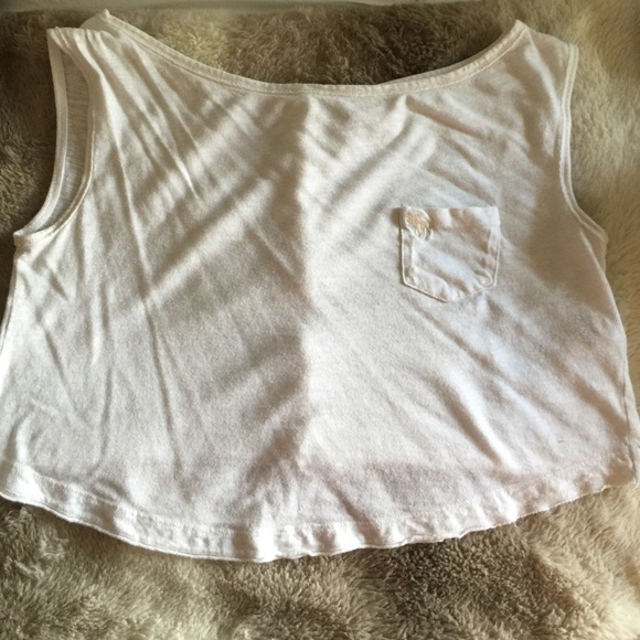 Button Down Back Crop💟 - Picture 2 of 2