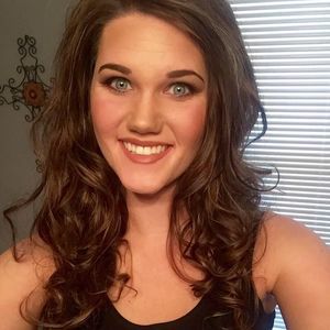 Meet your Posher, Hayley