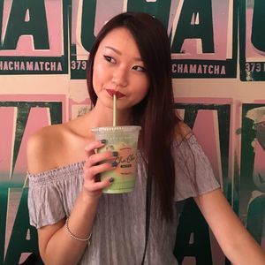 Meet your Posher, Mona