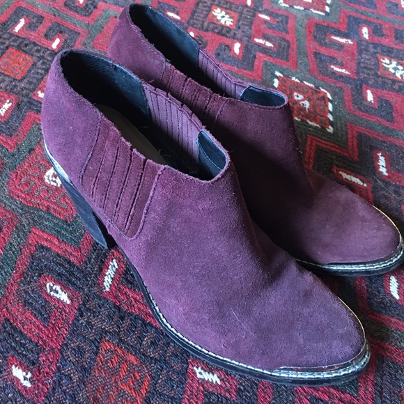 DV Dolce Vita Low Cut Ankle Boots in Marroon