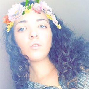 Meet your Posher, Alexis