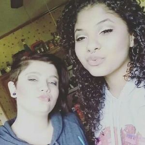 Meet your Posher, Dominique