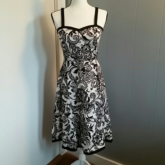 Sunhee Dresses & Skirts - Black and white patterned sundress