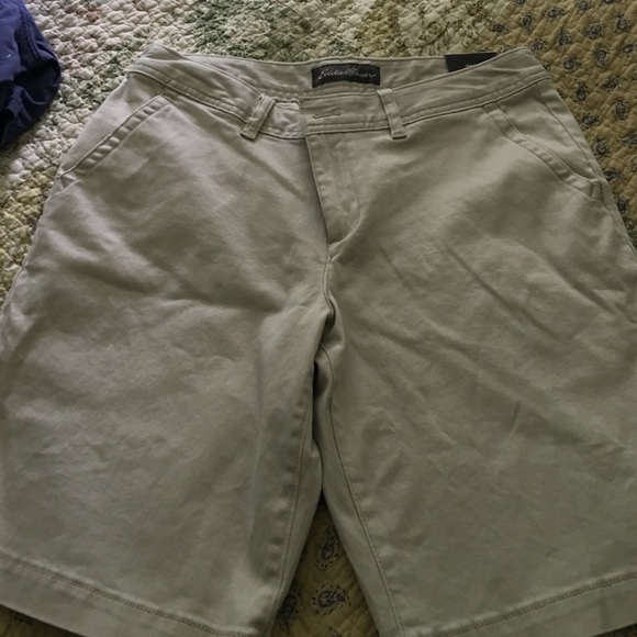 NWT Edie Bauer size 6 cream colored Bermuda shorts
