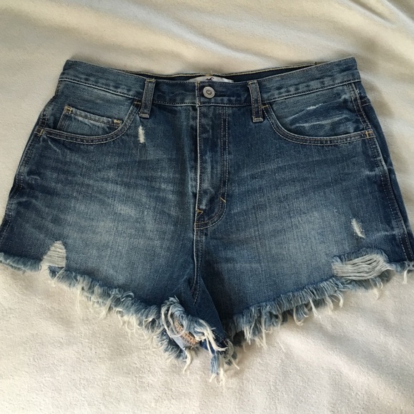 BRAND NEW HOLLISTER HIGH RISE SHORTS