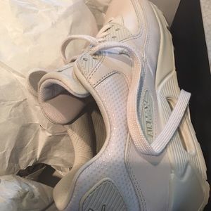 NEW Nike size 8 hard to find shoes.