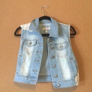 Cutoff Jean jacket with spots of lace