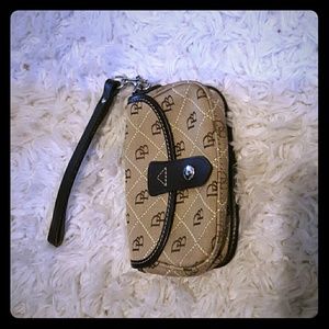 Dooney and bourke wristlet