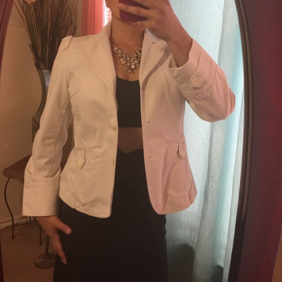 Ann Taylor LOFT Jackets & Blazers - ❗️Ann Taylor LOFT❗️Cream Blazer