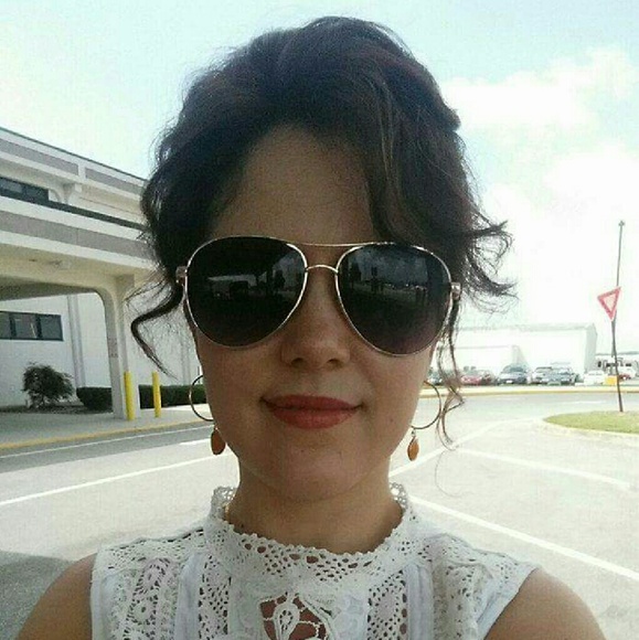 Meet your Posher, Josephine - Picture 2 of 4