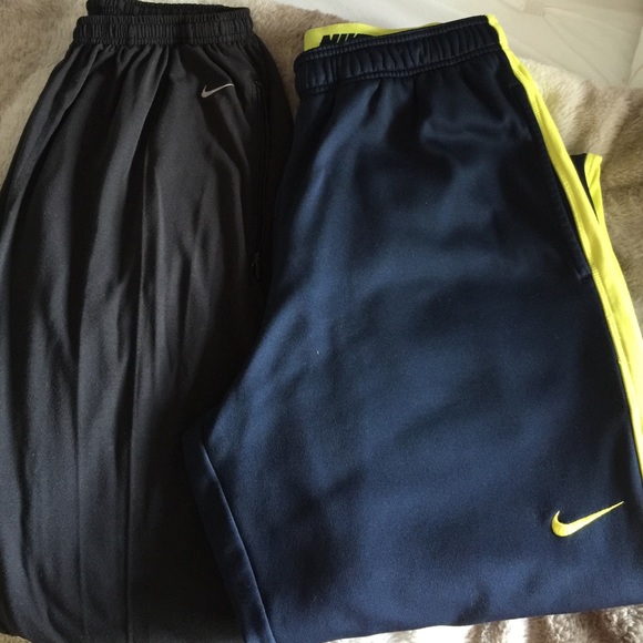 2 PAIRS OF NIKE SWEATS!!